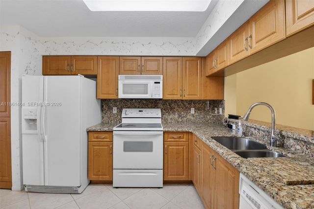 12540 Majesty Circle 208, Boynton Beach, FL 33437