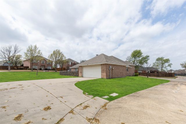 4500 Saddlebrook Drive, Carrollton, TX 75010