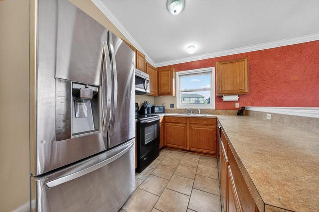 41933 King Edward Court, Clinton Twp, MI 48038