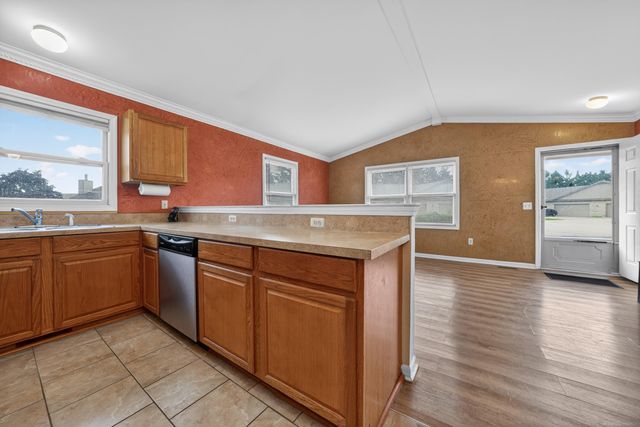 41933 King Edward Court, Clinton Twp, MI 48038