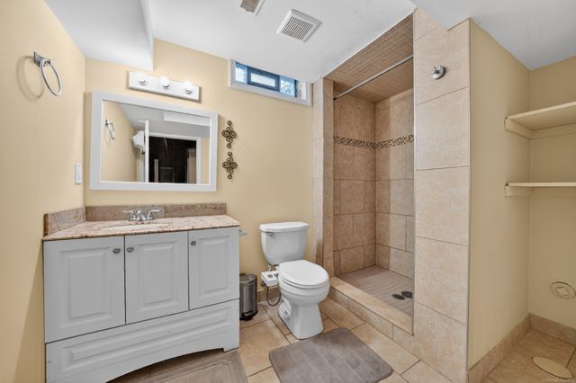41933 King Edward Court, Clinton Twp, MI 48038