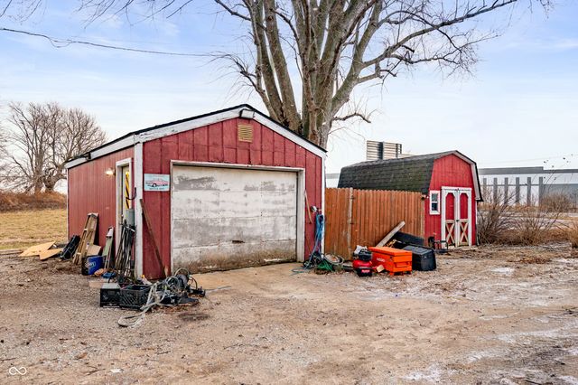 9443 N Michigan Road, Fairland, IN 46126