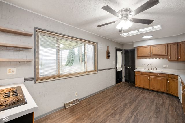 9443 N Michigan Road, Fairland, IN 46126