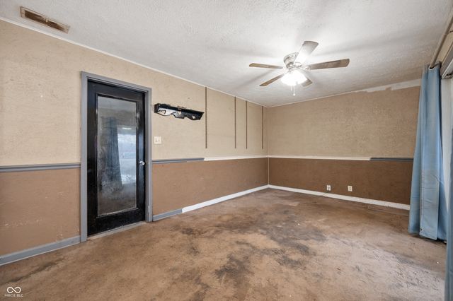 9443 N Michigan Road, Fairland, IN 46126