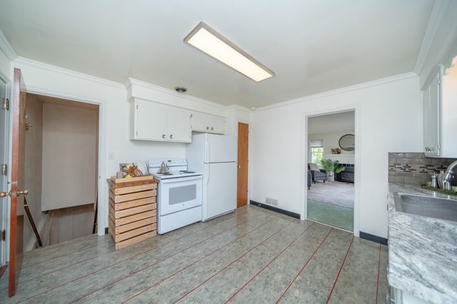 211 E Hoffman Ave, Spokane, WA 99207