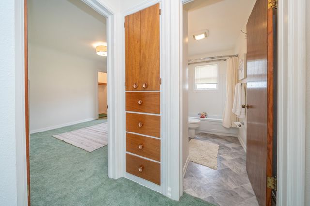 211 E Hoffman Ave, Spokane, WA 99207