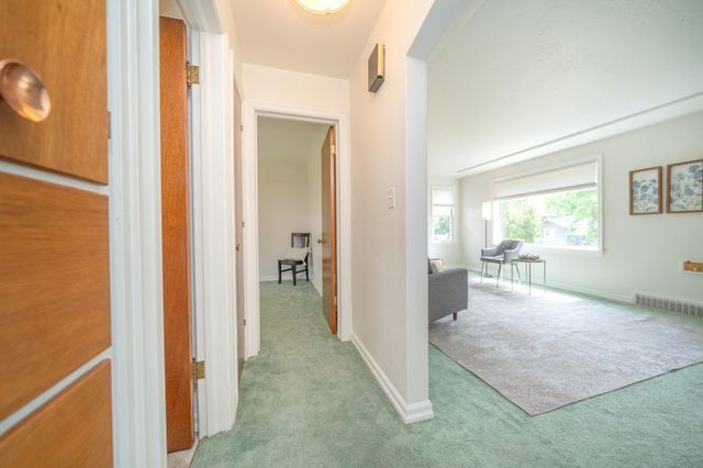 211 E Hoffman Ave, Spokane, WA 99207