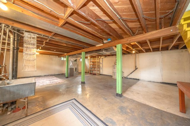 211 E Hoffman Ave, Spokane, WA 99207