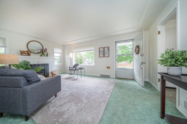 211 E Hoffman Ave, Spokane, WA 99207