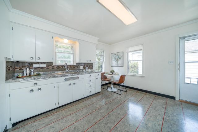 211 E Hoffman Ave, Spokane, WA 99207