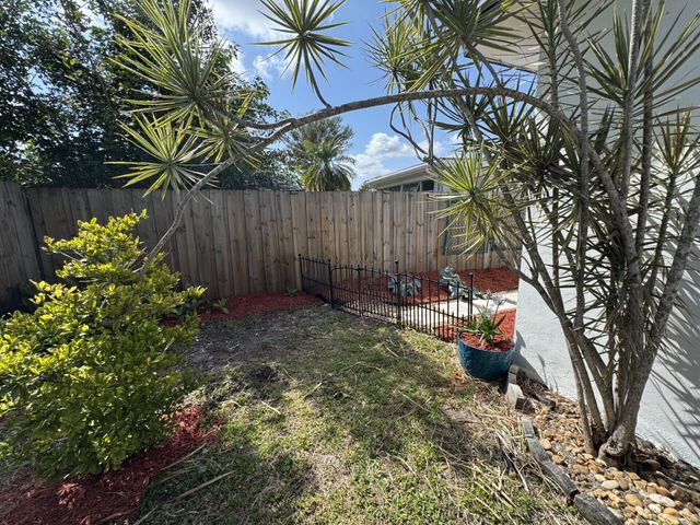 22692 SW 65th Circle, Boca Raton, FL 33428