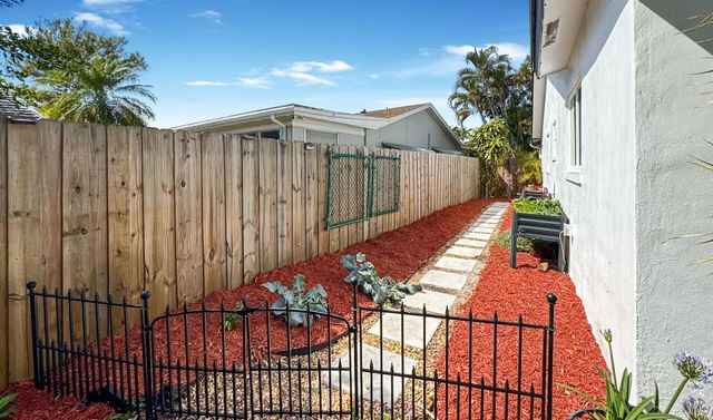 22692 SW 65th Circle, Boca Raton, FL 33428