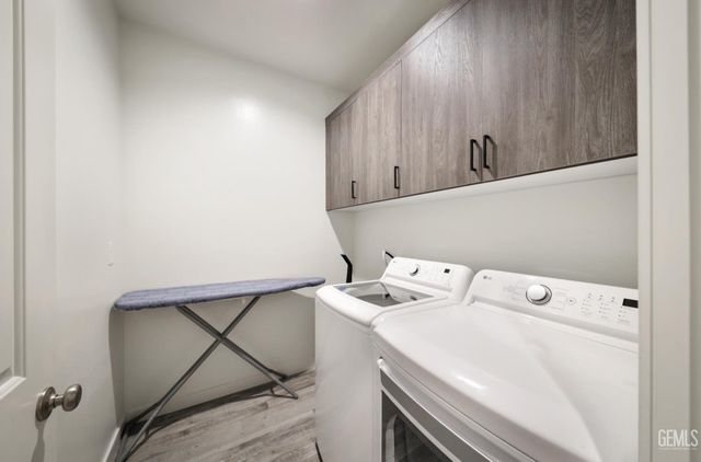 7615 Bristol Spring Avenue, Bakersfield, CA 93313