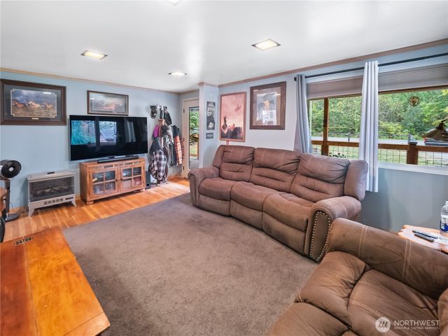 29518 SE 384th Street, Enumclaw, WA 98022