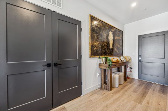 303 31st Ave N Apt 517, Nashville, TN 37203