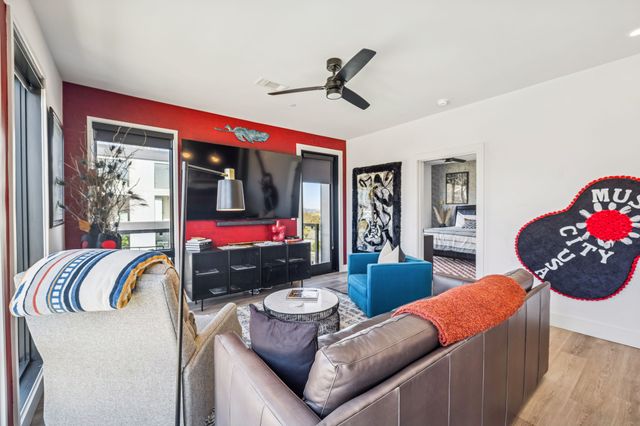 303 31st Ave N Apt 517, Nashville, TN 37203