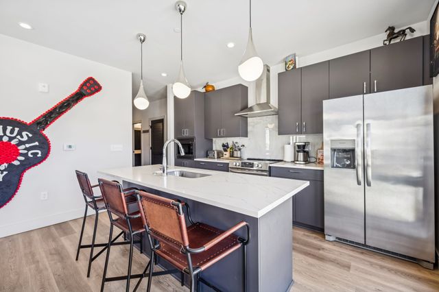 303 31st Ave N Apt 517, Nashville, TN 37203