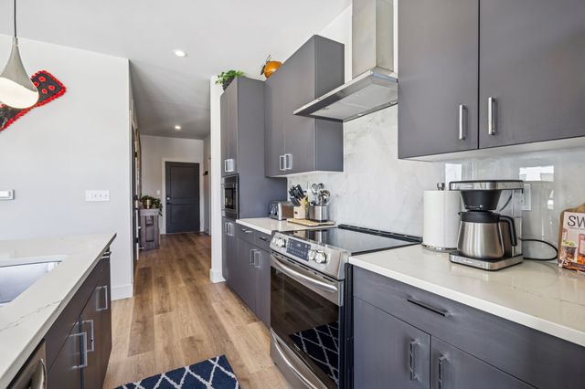 303 31st Ave N Apt 517, Nashville, TN 37203