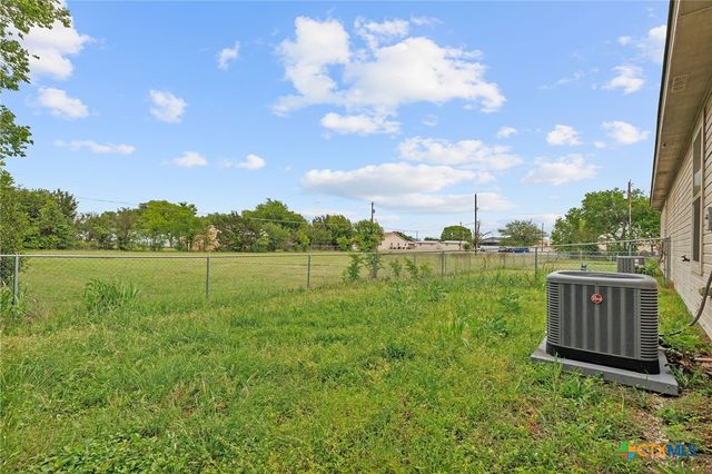 207 W Bobwhite Lane, Harker Heights, TX 76548