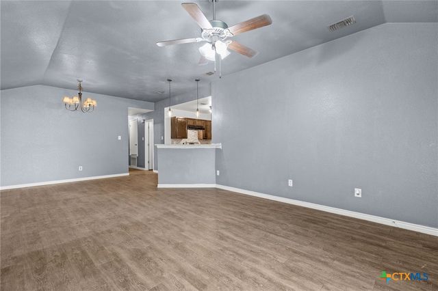 207 W Bobwhite Lane, Harker Heights, TX 76548