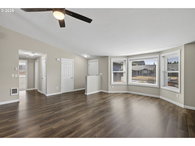 1608 Nw 3RD St, Battle Ground, WA 98604