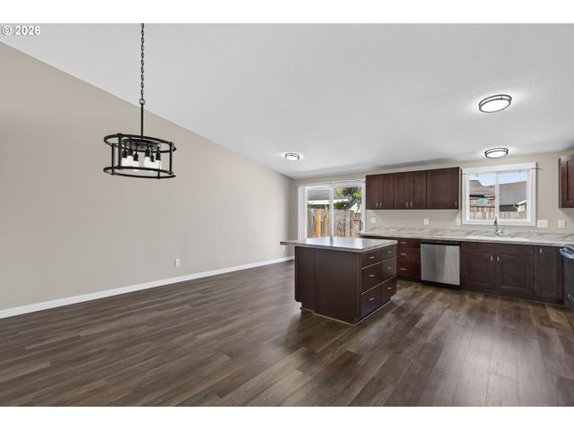 1608 Nw 3RD St, Battle Ground, WA 98604