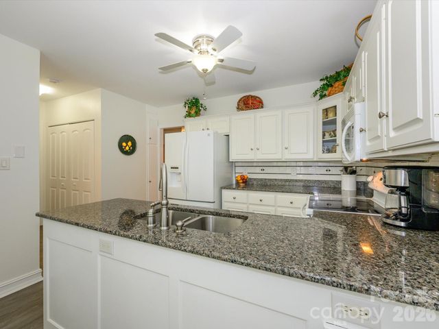 2704 Gold Spike Court, Matthews, NC 28105