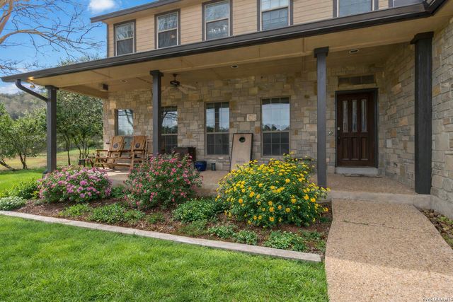 9238 N Point Dr, San Antonio, TX 78266