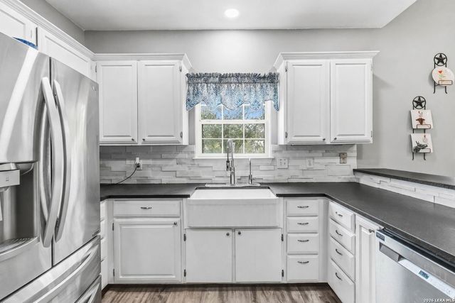 9238 N Point Dr, San Antonio, TX 78266