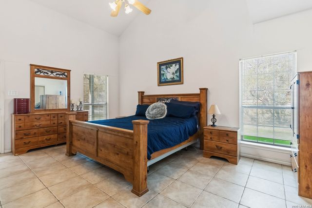 9238 N Point Dr, San Antonio, TX 78266