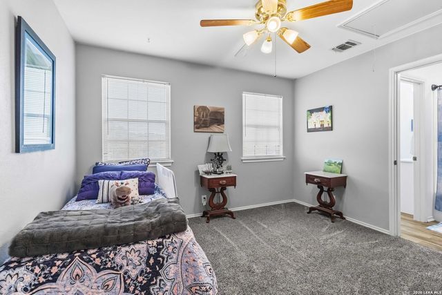 9238 N Point Dr, San Antonio, TX 78266