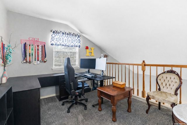 9238 N Point Dr, San Antonio, TX 78266