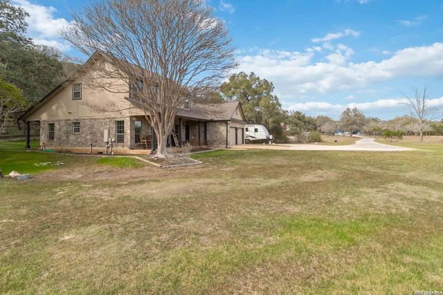 9238 N Point Dr, San Antonio, TX 78266