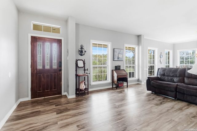 9238 N Point Dr, San Antonio, TX 78266