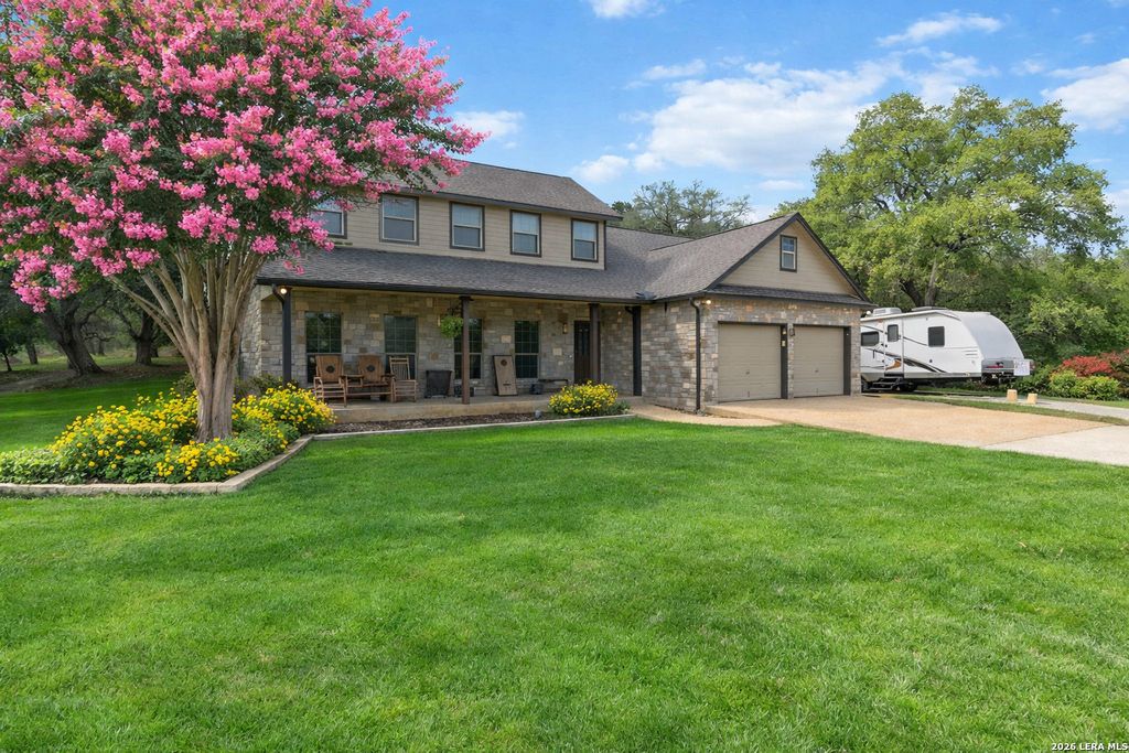 9238 N Point Dr, San Antonio, TX 78266