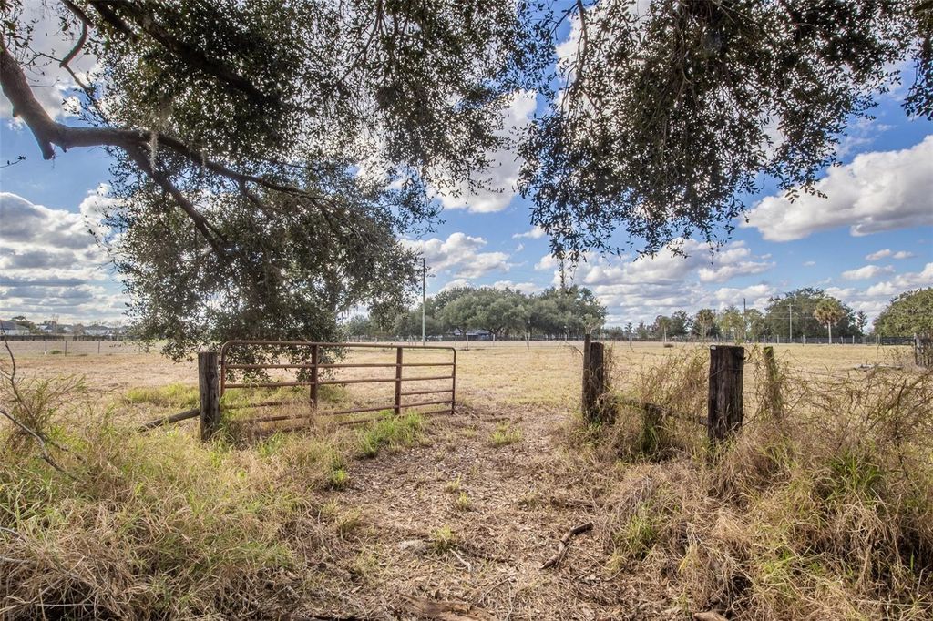 Image 27 of property listing at 7700 FLORIDA BOYS RANCH ROAD, Groveland, FL 34736