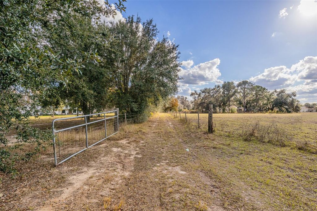 Image 34 of property listing at 7700 FLORIDA BOYS RANCH ROAD, Groveland, FL 34736