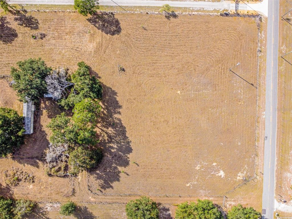 Image 9 of property listing at 7700 FLORIDA BOYS RANCH ROAD, Groveland, FL 34736