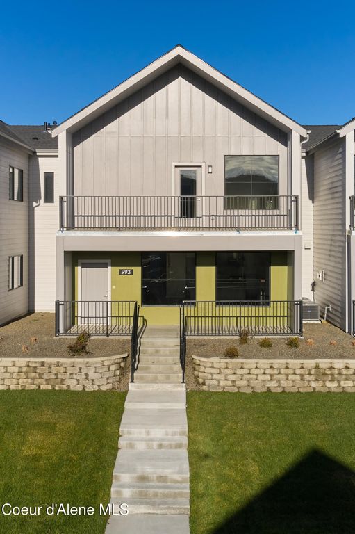 993 E RAILROAD AVENUE, Post Falls, ID 83854