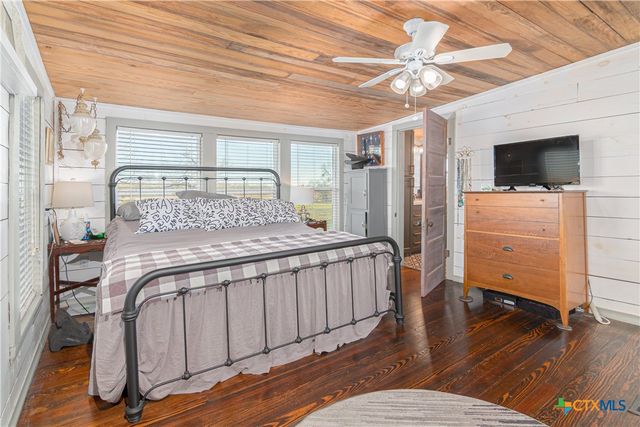 7150 Linne Road, Seguin, TX 78155