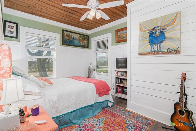 7150 Linne Road, Seguin, TX 78155