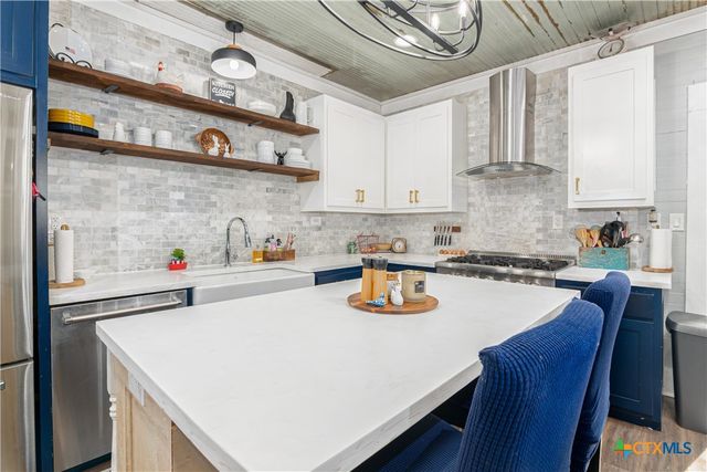 7150 Linne Road, Seguin, TX 78155