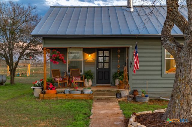 7150 Linne Road, Seguin, TX 78155