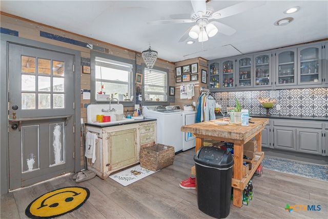 7150 Linne Road, Seguin, TX 78155