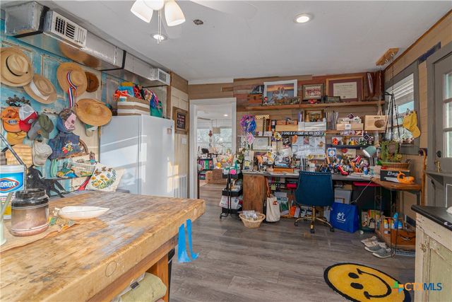 7150 Linne Road, Seguin, TX 78155