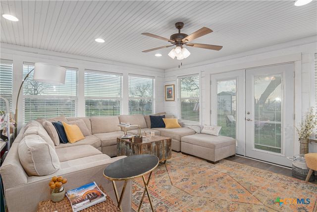 7150 Linne Road, Seguin, TX 78155