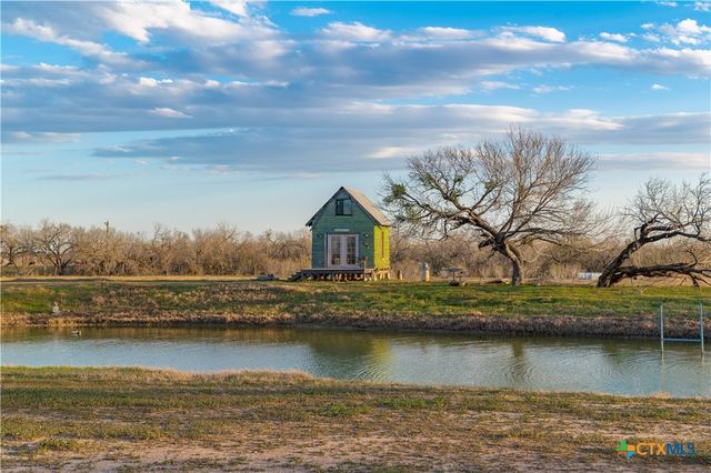 7150 Linne Road, Seguin, TX 78155