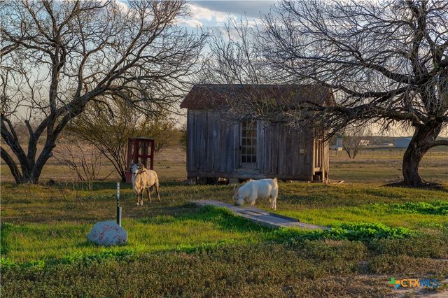 7150 Linne Road, Seguin, TX 78155