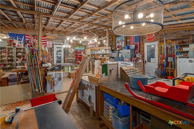 7150 Linne Road, Seguin, TX 78155