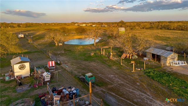 7150 Linne Road, Seguin, TX 78155